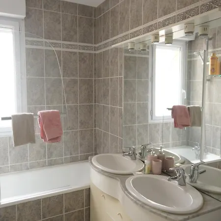 Le Pompidou T2 Pour 2 A 4 Pers Avec Parking Prive & Balcon Place Ney Angers