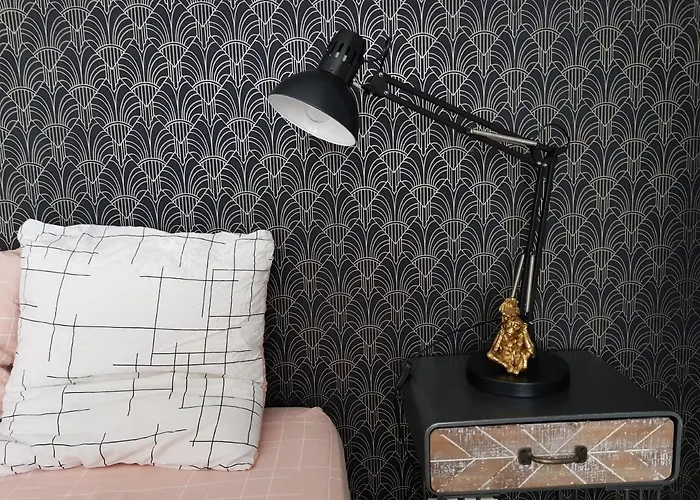 Apartment Le Pompidou T2 Pour 2 A 4 Pers Avec Parking Prive & Balcon Place Ney Angers