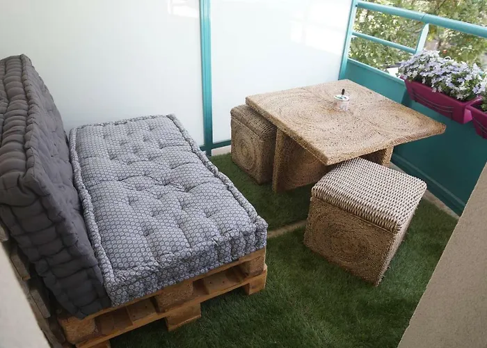 Apartment Le Pompidou T2 Pour 2 A 4 Pers Avec Parking Prive & Balcon Place Ney *